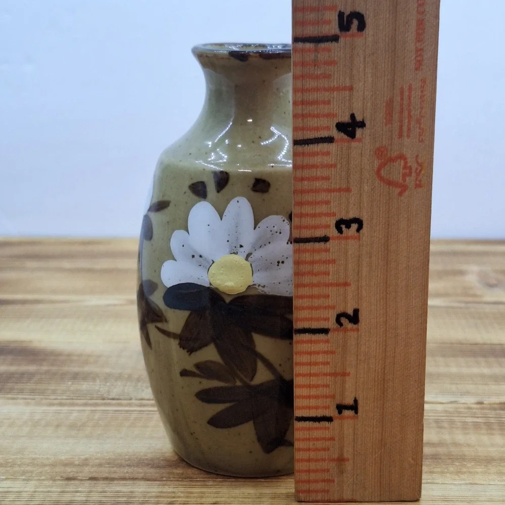 vintage Highland Stoneware pottery bud vase, Ft hand-painted White floral decor‎